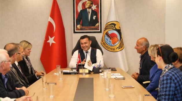 Yeni Alanyalılardan Başkan Yücel'e tebrik
