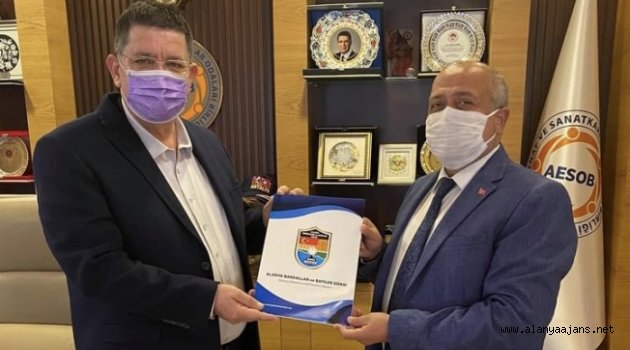 Yenialp esnafın sorunlarını dosya halinde sundu