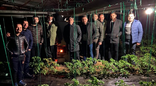 Yılmaz ve ekibi, üreticilerle birlikte don nöbeti tuttu