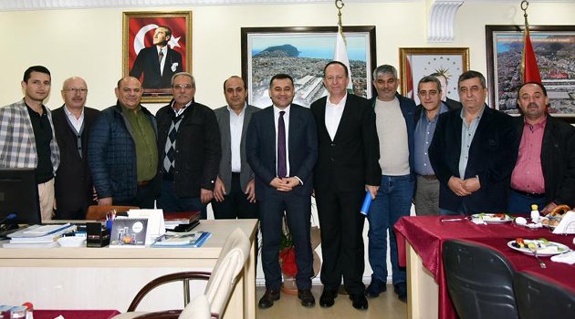 Yücel, Hal Derneği yönetimiyle buluştu