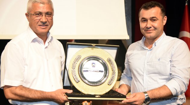Zabıtalar tiyatroda buluştu