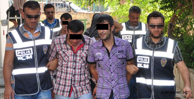 ZEHİR TACİRLERİ YAKALANDI